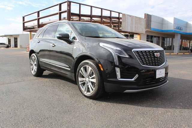 2024 Cadillac XT5 Premium Luxury in Stellar Black Metallic — front three-quarter view